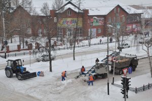 В Башкортостане активисты ОНФ проверяют качество уборки дорог и тротуаров о ...