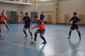 «Ишимбай» сохранил лидерство в мини-футболе