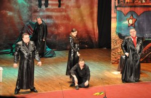 Ишимбайские зрители увидели спектакль "Мастер и Маргарита"
