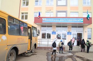 Госкомитет Башкирии по ЧС запретил ученикам покидать территорию школы в теч ...