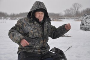 Главное управление МЧС России по Республике Башкортостан напоминает, что опасно выходить на зимнюю рыбалку в одиночку!