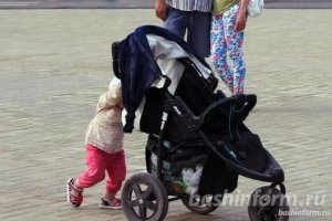 В России отменяют налог на «детские» выплаты семьям