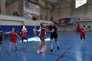 В Ишимбае выявляют сильнейшие команды по баскетболу среди школьниц республики
