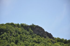 На вершине одной из самых высоких гор Ишимбайского района установили флаг Башкортостана