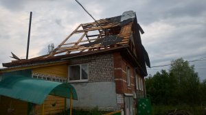 В Ишимбайском районе ураганным ветром повреждены кровли домов