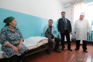 Радий Хабиров дал поручение отремонтировать больницу в селе Петровском