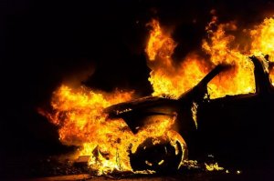В Ишимбае произошло возгорание автомобиля «Лада Гранта»